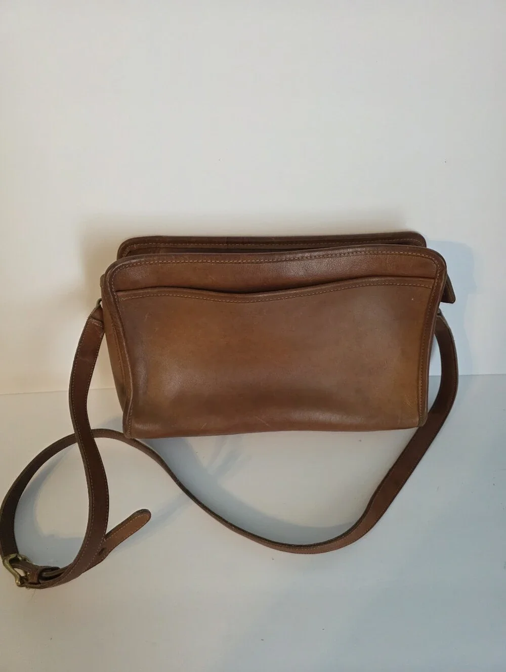 Vintage Coach Swagger bag In Tan